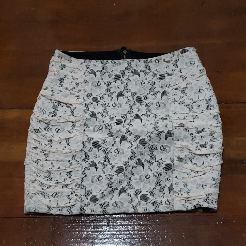 Forever21 embroidered skirt
